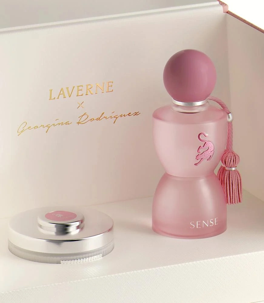 Riyadh, Set Sense Laverne by Georgina Rodríguez, EAU de parfum 75 ml + Polvo corporal.